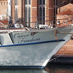 Boat&breakfast Caicco Freedom Botel Venetië