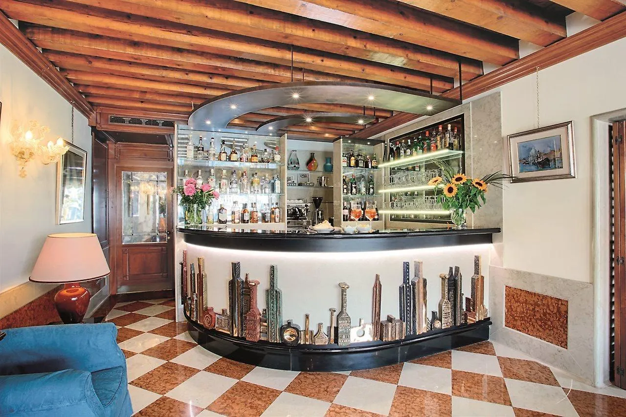 Hotel Santa Chiara Venice 4*,